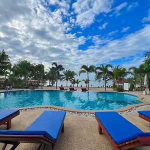 Bungalow Pool View